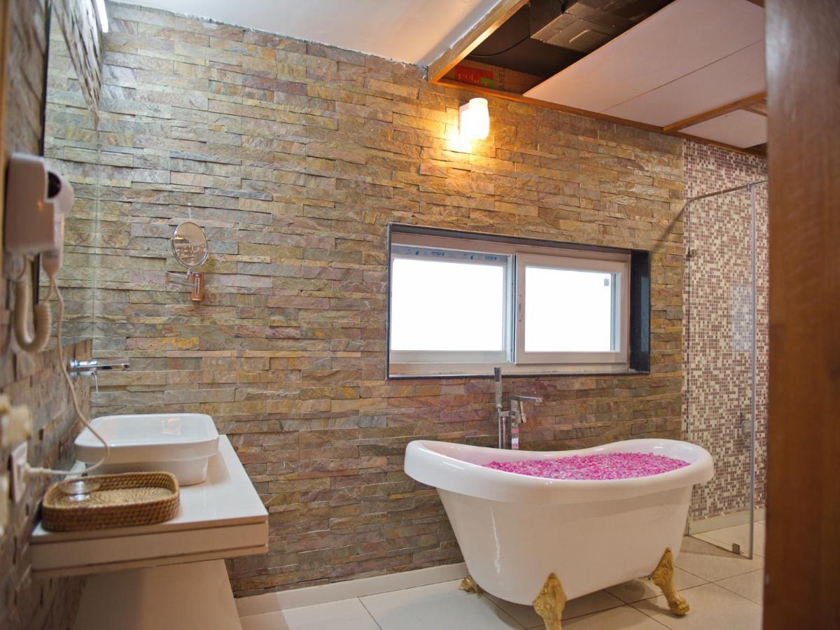 Wild Rose Resort And Spa Pushkar Eksteriør billede
